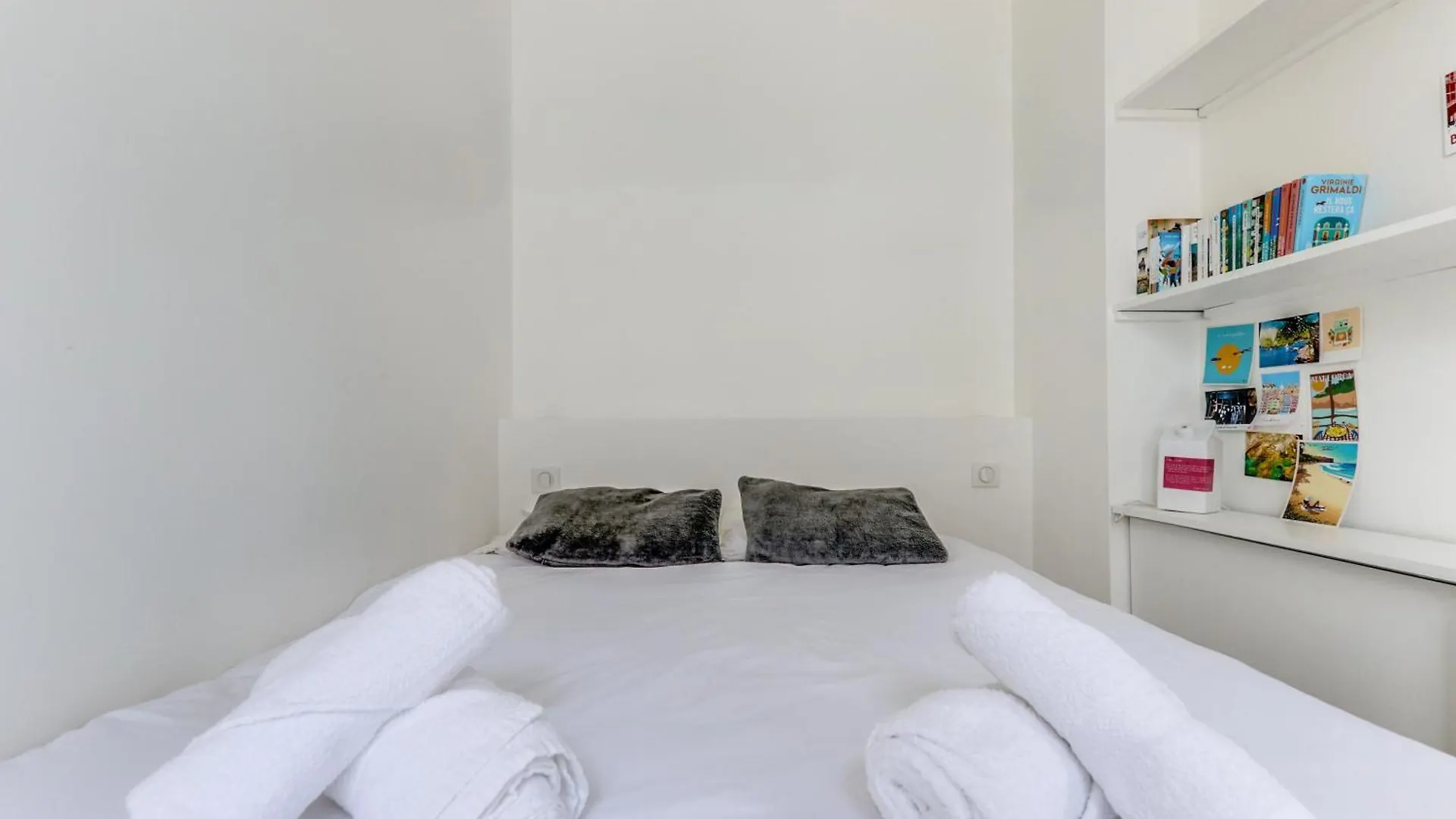 Lumineux Au Dernier Etage Paris